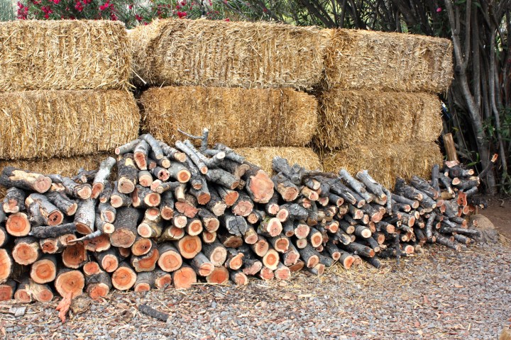 Fuel for the grill at Deckman's en El Mogor